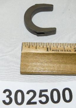 Evinrude Johnson OMC 0302500 - Cradle