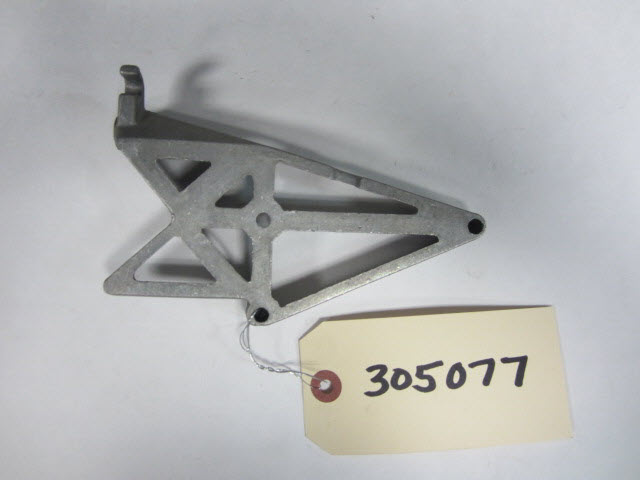 Evinrude Johnson OMC 0305077 - Bracket, Port