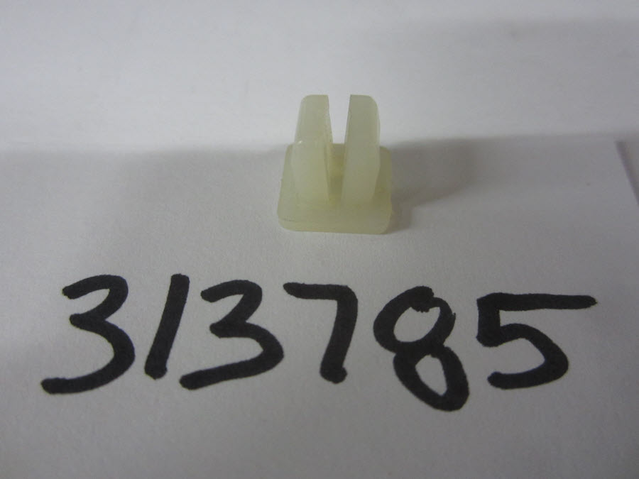 Evinrude Johnson OMC 0313785 - Mounting Bracket Grommet, Lower