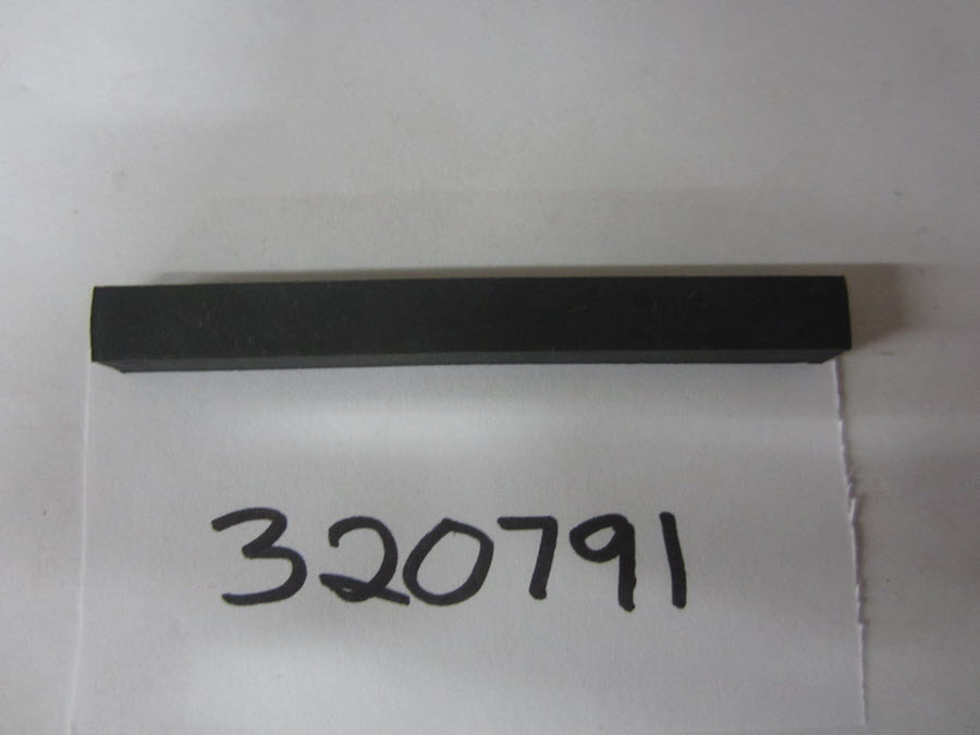 Evinrude Johnson OMC 0320791 - Pad Mounting Bracket Front