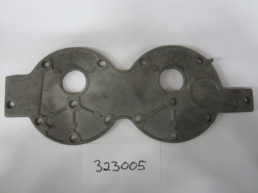 Evinrude Johnson OMC 0323005 - Cylinder Head Cover
