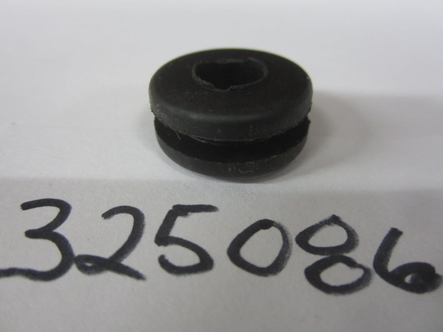 Evinrude Johnson OMC 0325086 - Grommet