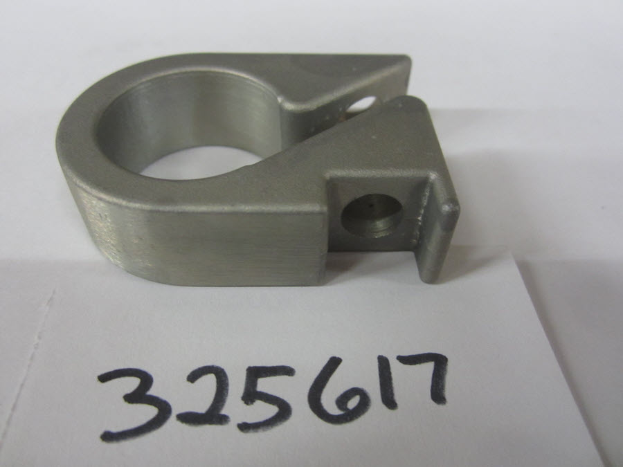Evinrude Johnson OMC 0325617 - Clamp