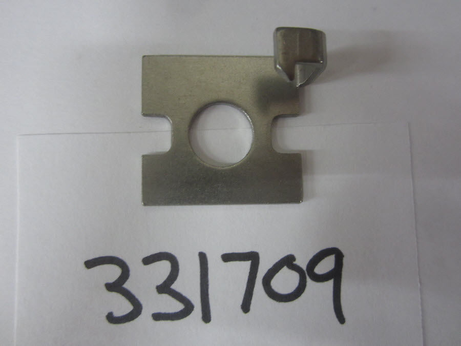 Evinrude Johnson OMC 0331709 - Retainer