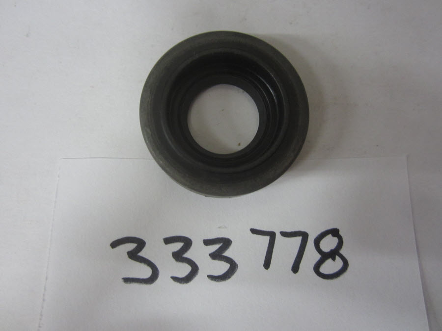 Evinrude Johnson OMC 0333778 - Oil Retainer