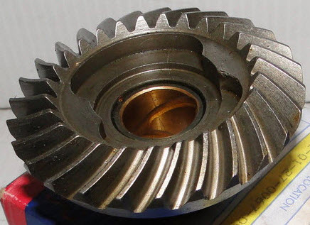 Evinrude Johnson OMC 0377870 - Gear & Bushing Assembly