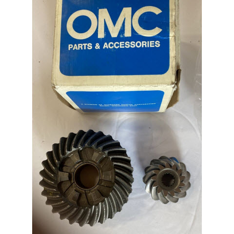 Evinrude Johnson OMC 0395010 - Gear Set & Tag Assembly