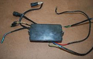 Evinrude Johnson OMC 0584943 - Junction Box & Cover Assembly