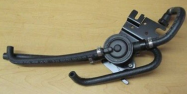 Evinrude Johnson OMC 5004460 - Pump, Bracket & Hose Assembly