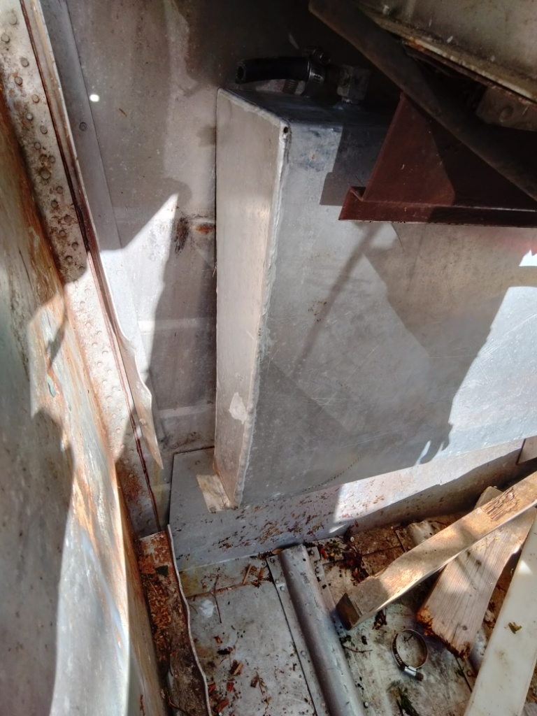 aft end of port tank.jpg