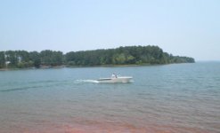 boat_in_lake.jpg