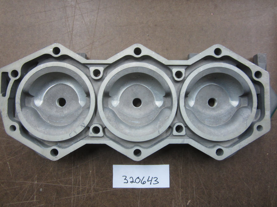 Evinrude Johnson OMC 0320643 - Cylinder Head, Port (320643)