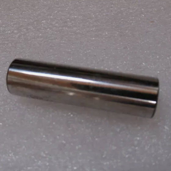 Evinrude Johnson OMC 0328995 - Wrist Pin (328995)