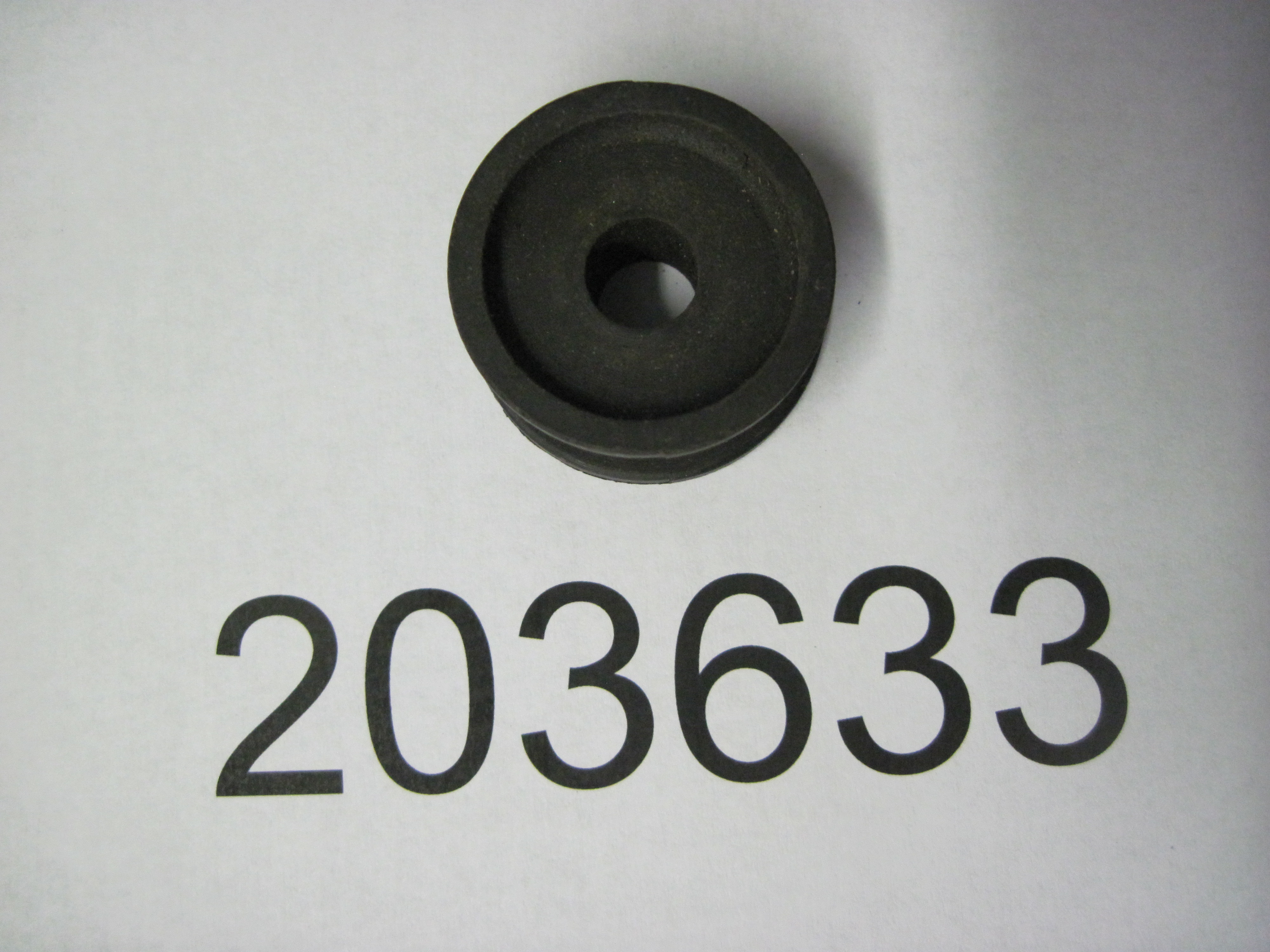 Evinrude Johnson OMC 0203633 - Bumper (203633)